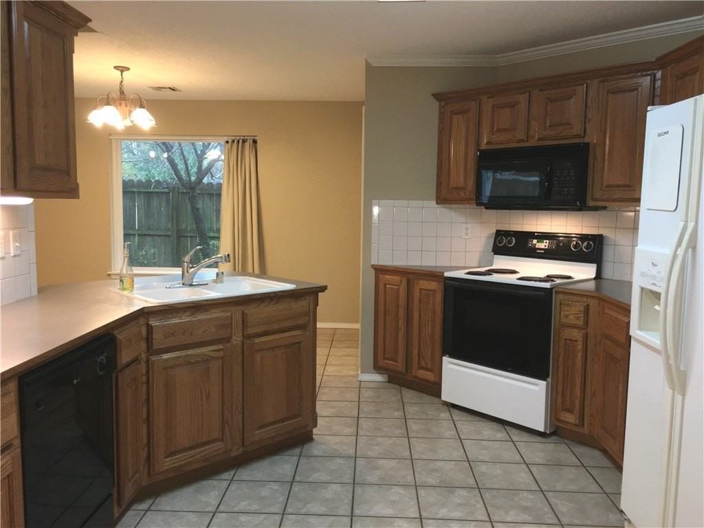 2905 Essex Pl - Photo 3 of 20