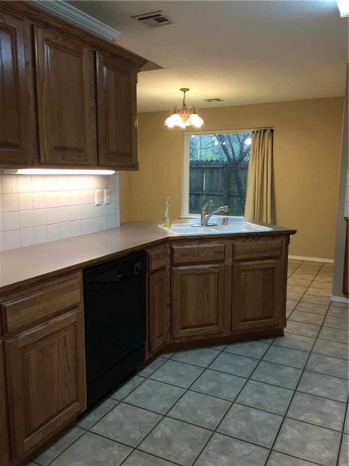 2905 Essex Pl - Photo 5 of 20