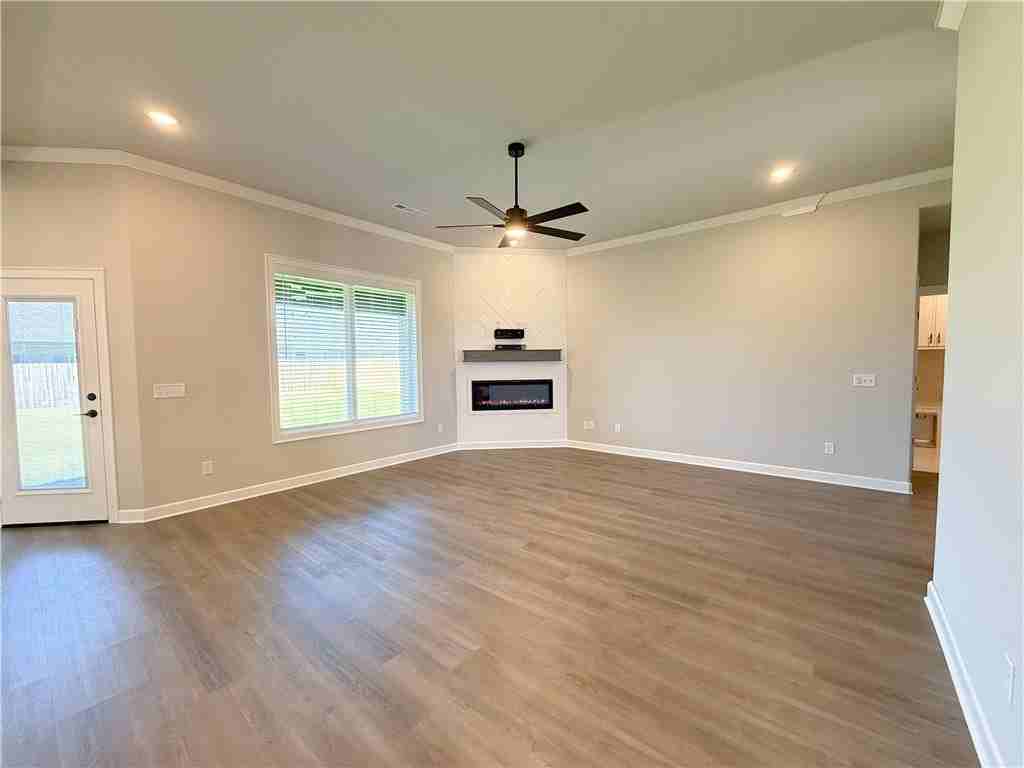 1808 Edwards St - Photo 2 of 15