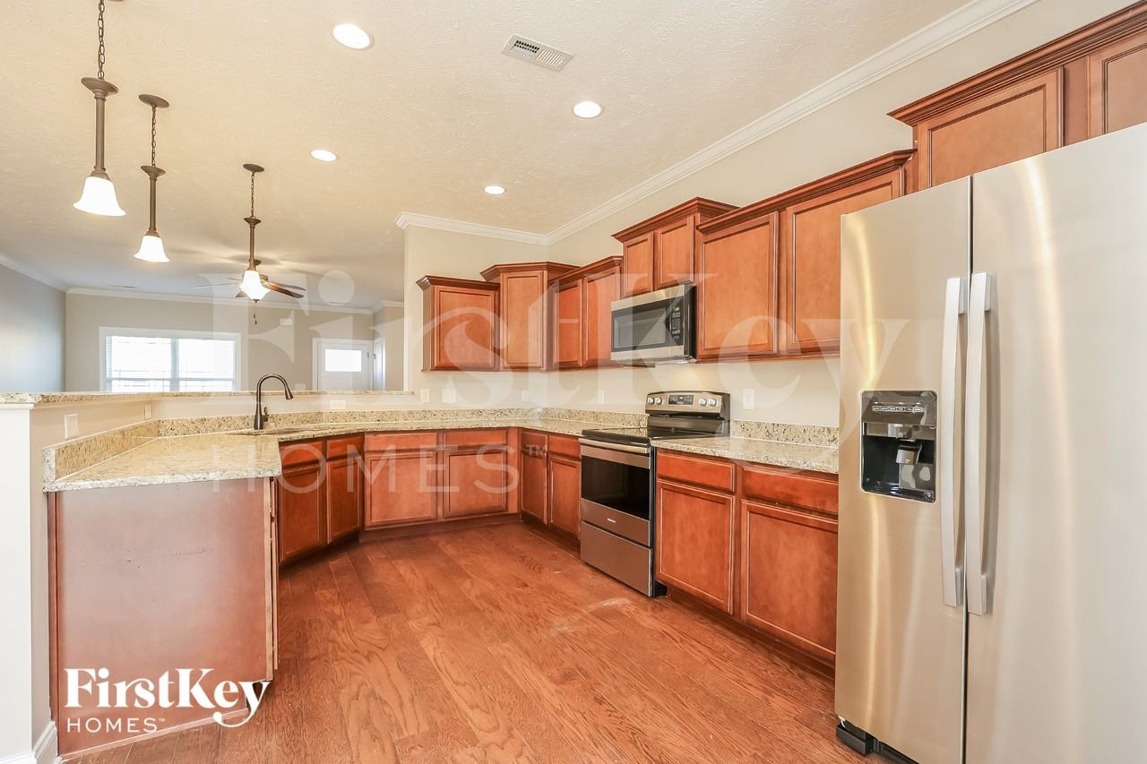 1032 Henry Place Blvd - Photo 6 of 15