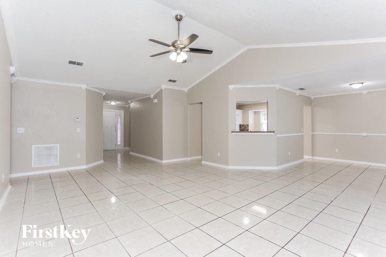 2343 Mindanao Dr - Photo 3 of 13