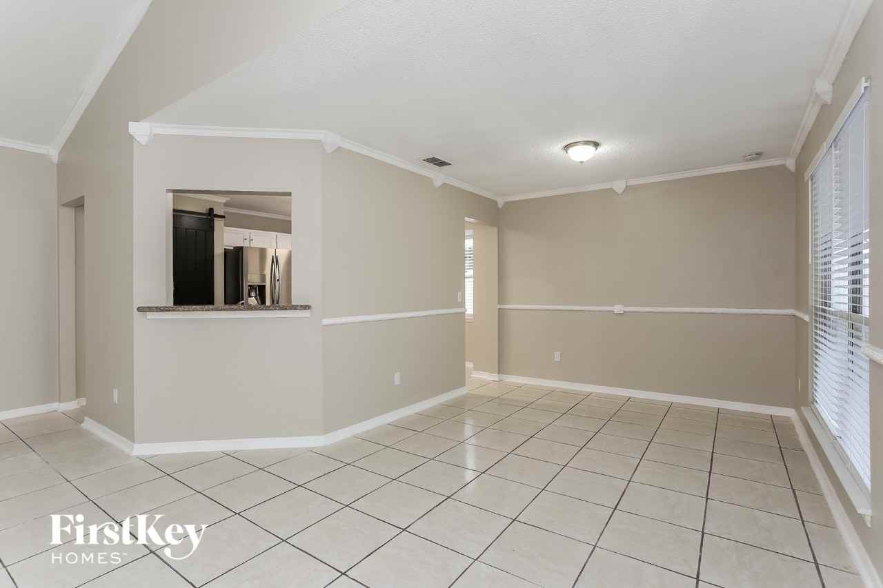 2343 Mindanao Dr - Photo 5 of 13
