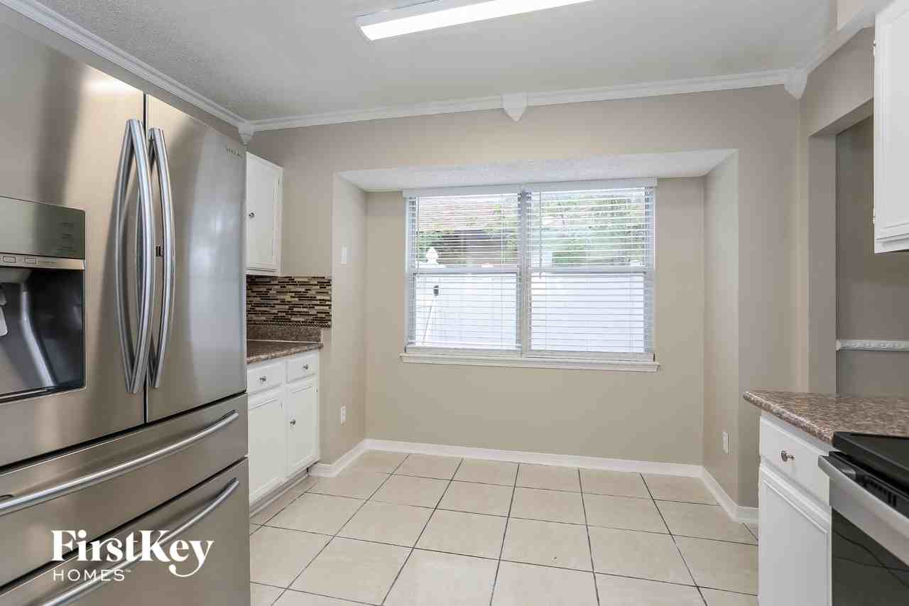 2343 Mindanao Dr - Photo 7 of 13