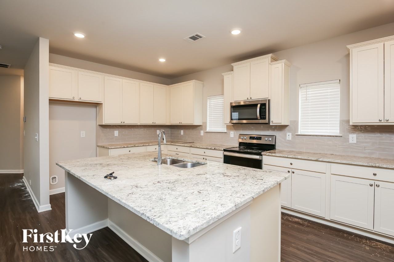 2476 Morgan Spring Ln - Photo 5 of 15