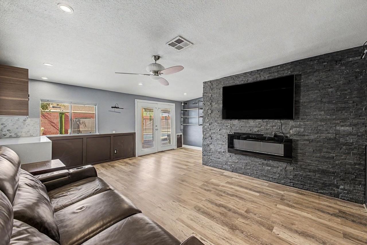 4048 E Dahlia Dr - Photo 6 of 32