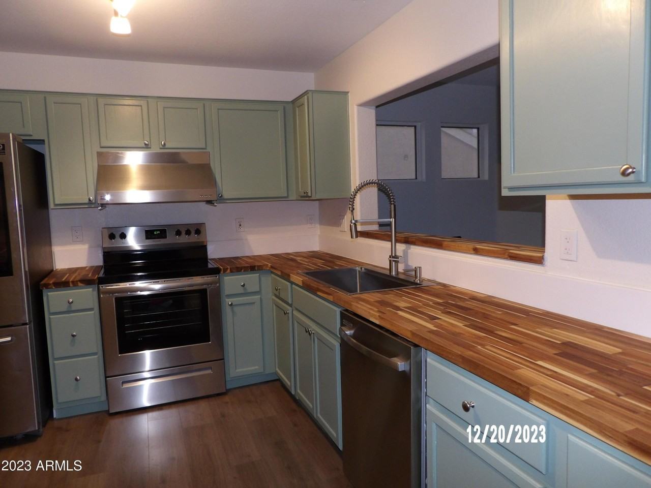 2043 S Thunderbird Dr - Photo 2 of 5
