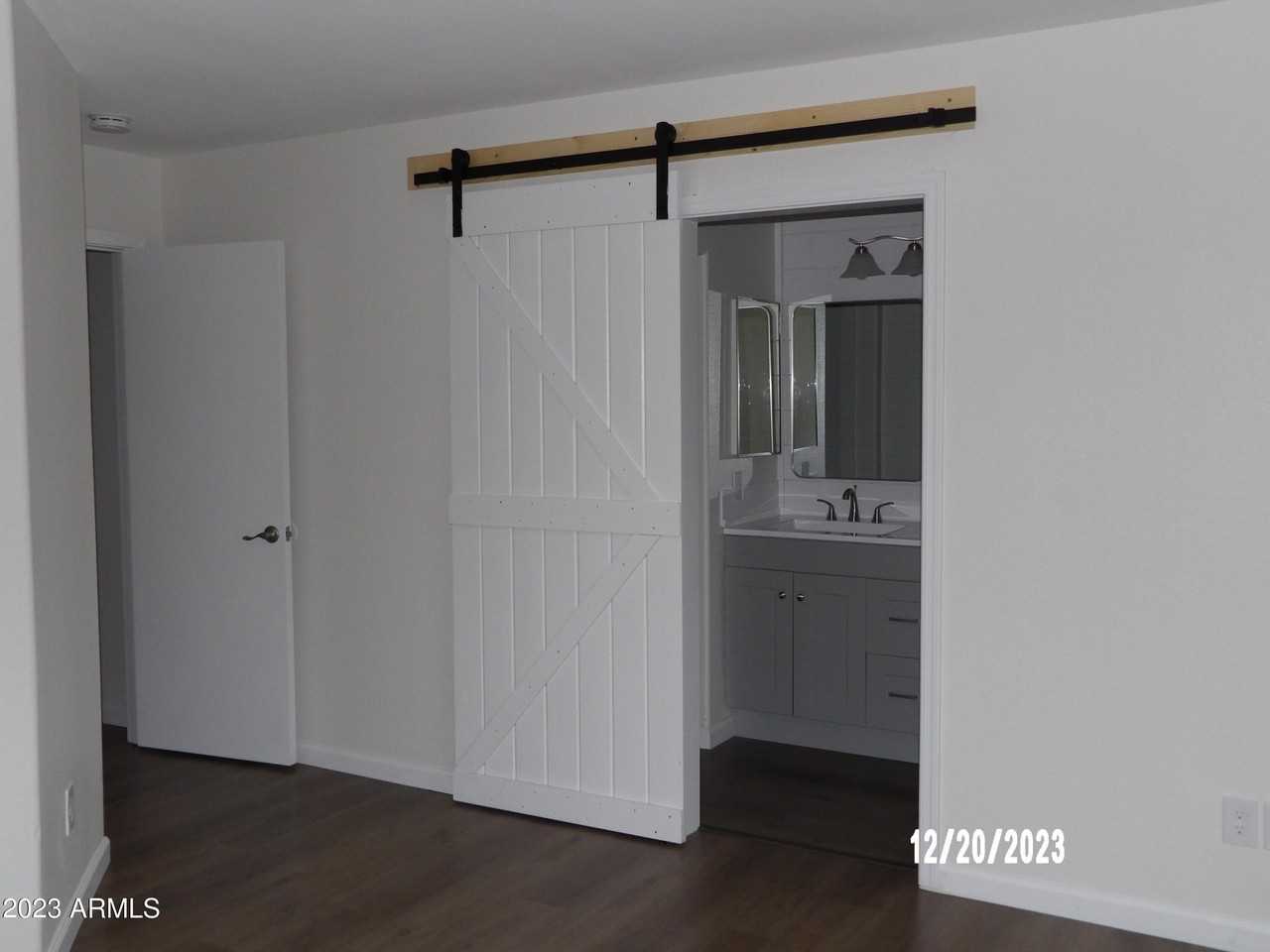 2043 S Thunderbird Dr - Photo 4 of 5