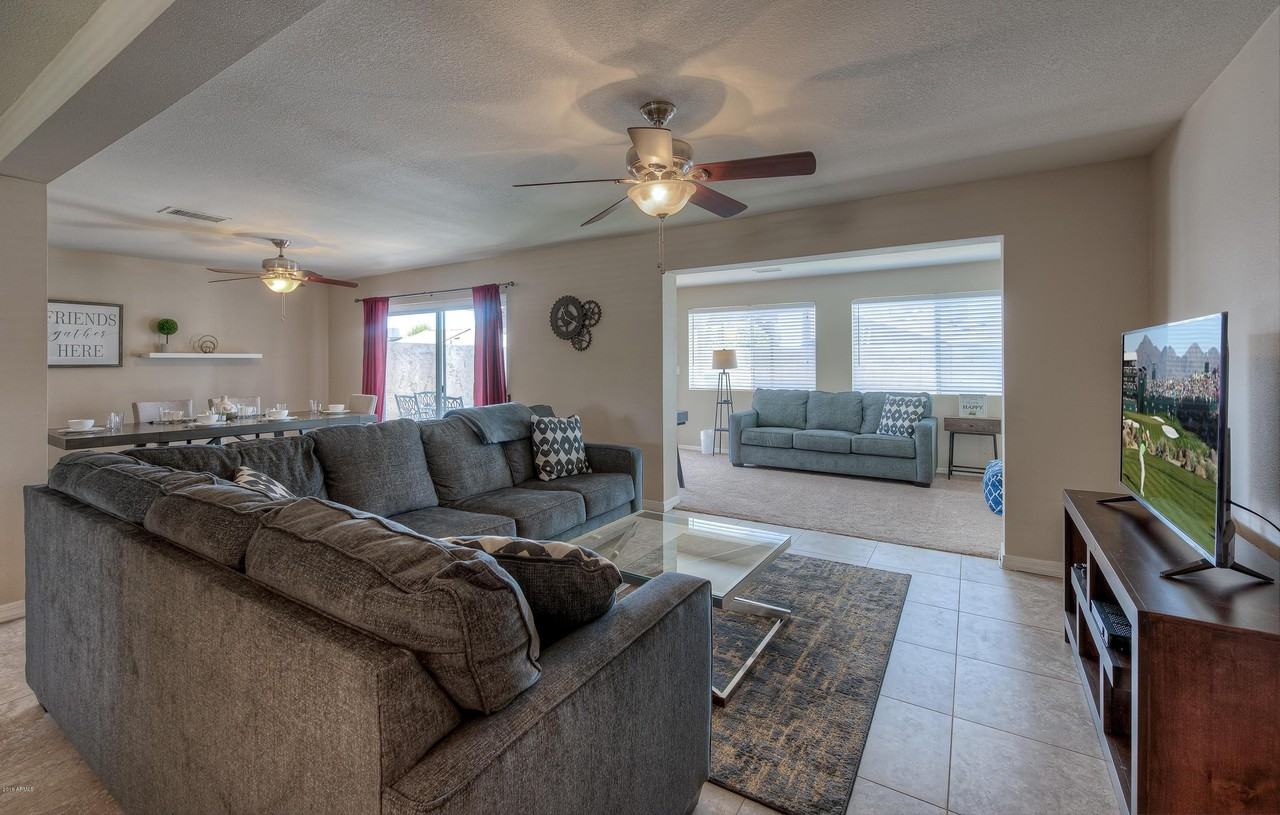 8031 E Oak St - Photo 6 of 33