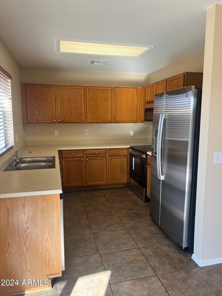 1006 S Slater Cir - Photo 4 of 14