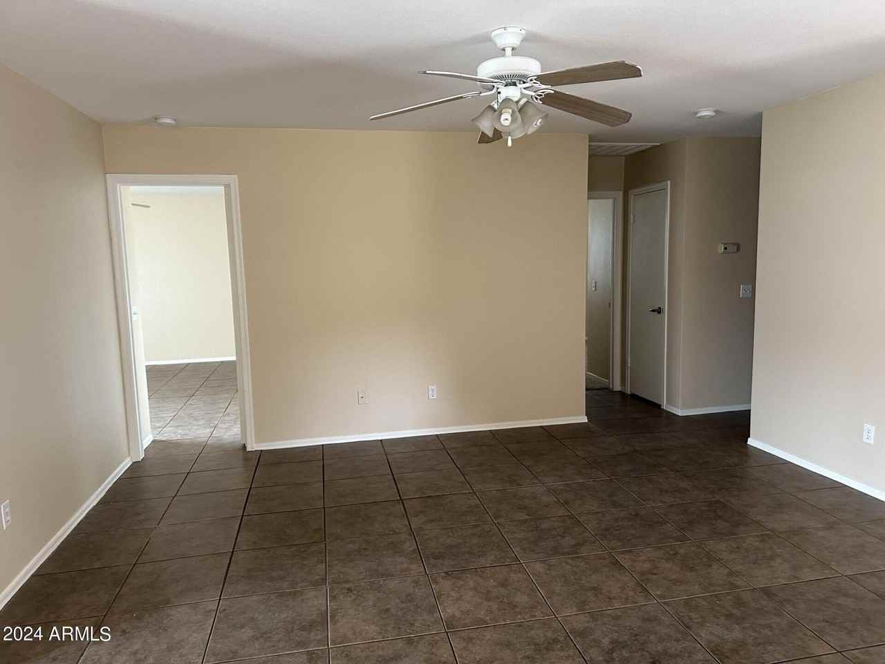 1006 S Slater Cir - Photo 7 of 14