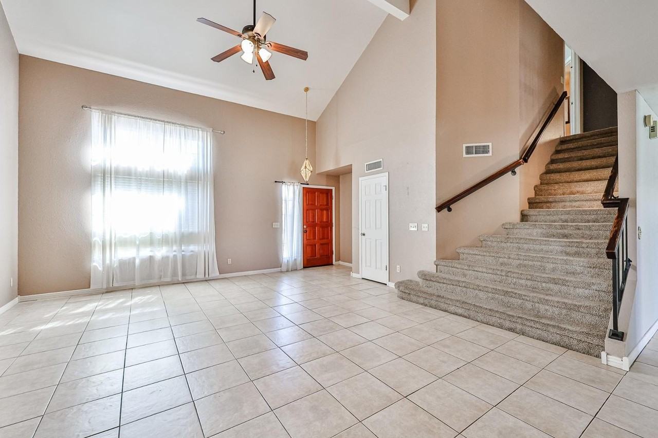 3236 E Hiddenview Dr - Photo 5 of 35