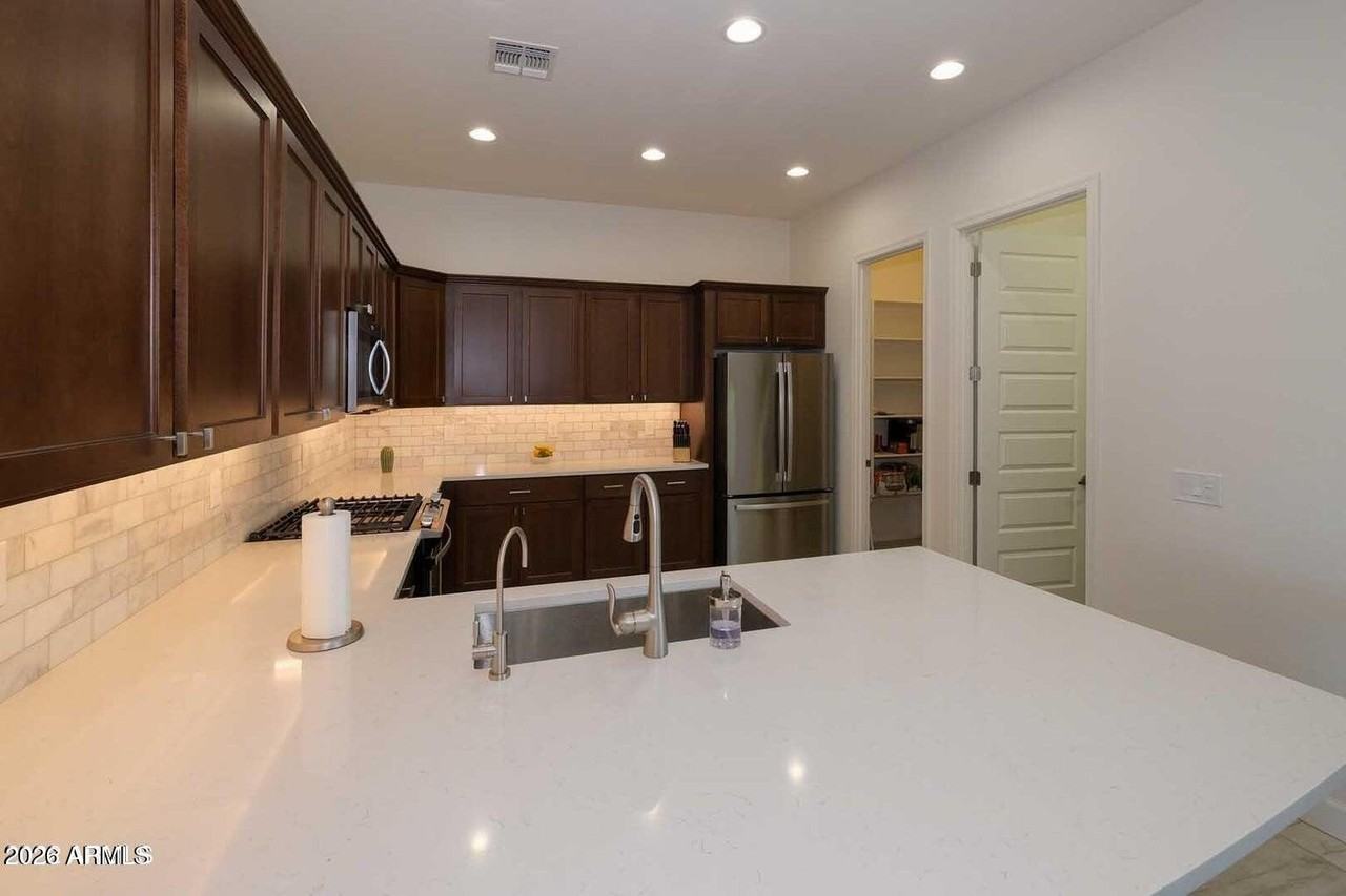 17775 W Sunward Dr - Photo 2 of 9