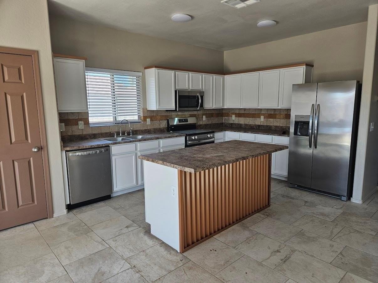 36337 W Velazquez Dr - Photo 7 of 19