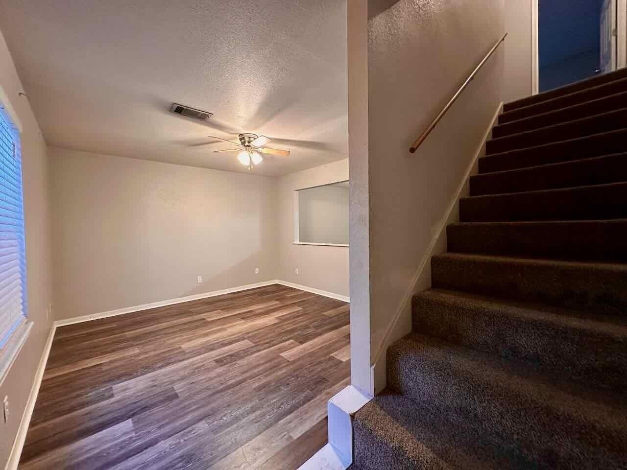 527 N Village Creek Pkwy - Photo 3 of 17