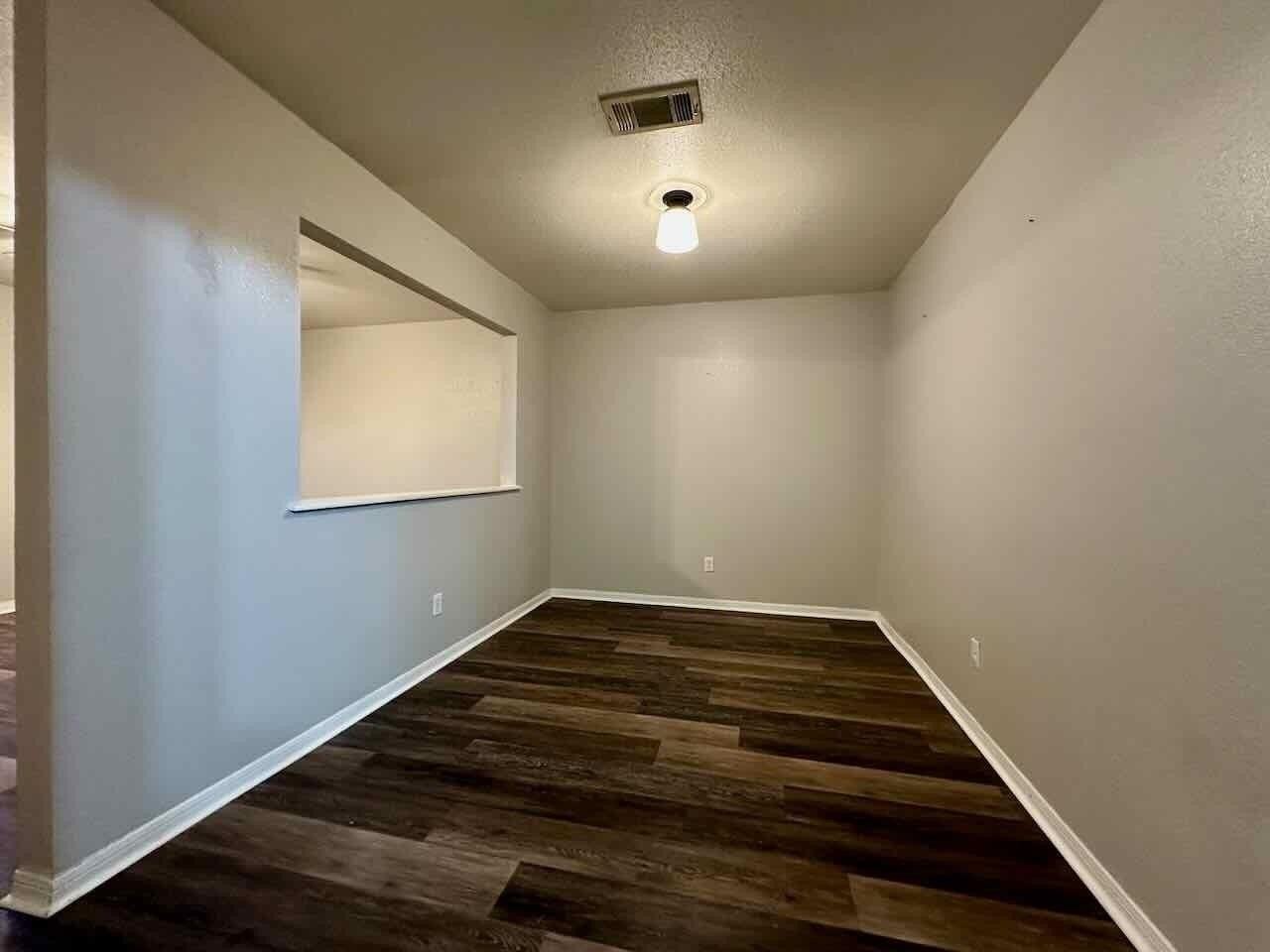527 N Village Creek Pkwy - Photo 7 of 17