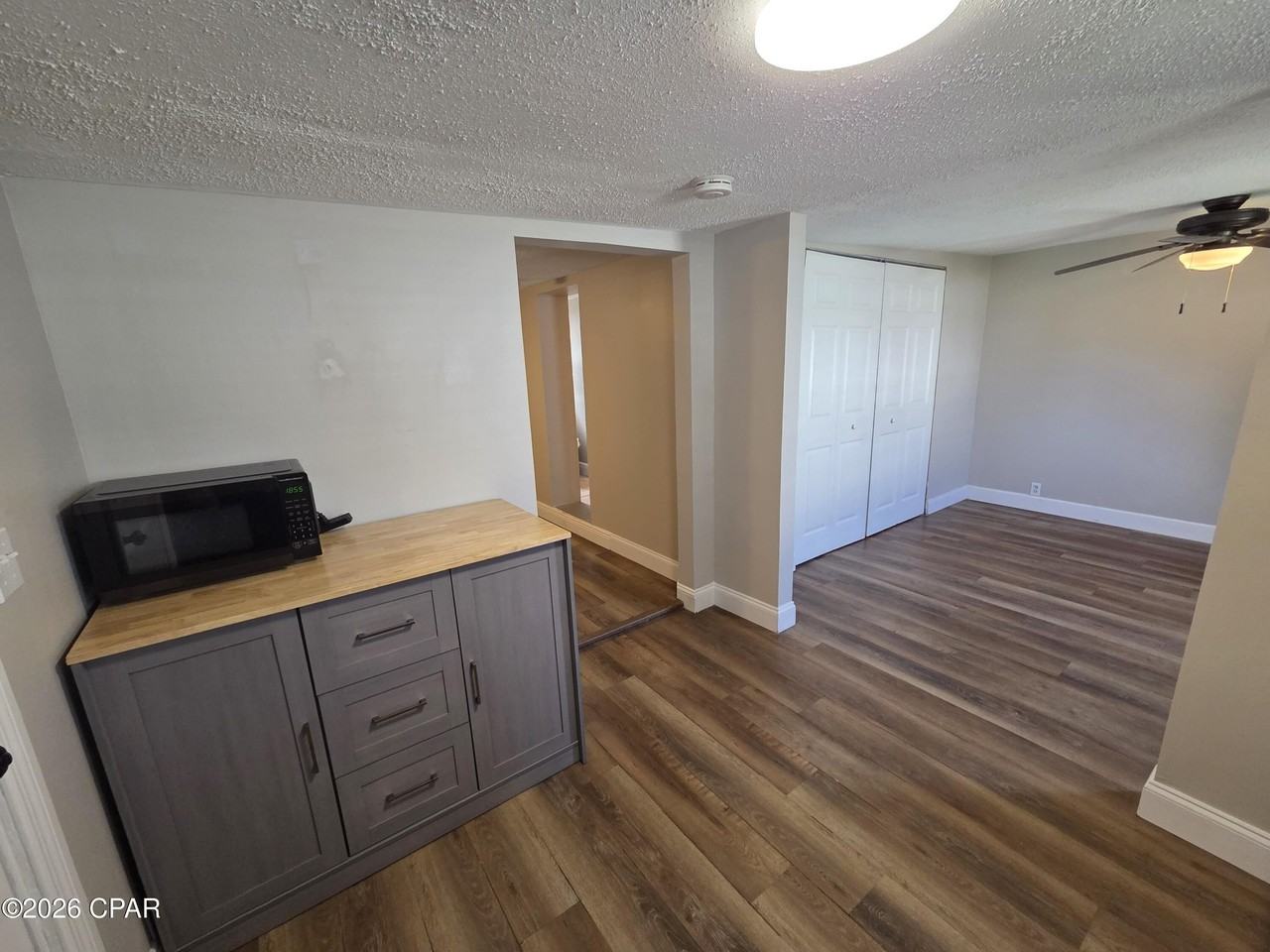 1525 Oak Ave #B - Photo 4 of 11