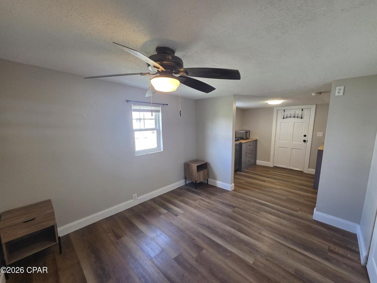 1525 Oak Ave #B - Photo 6 of 11