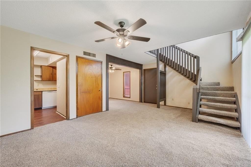 1212 Holik Dr #D - Photo 2 of 12