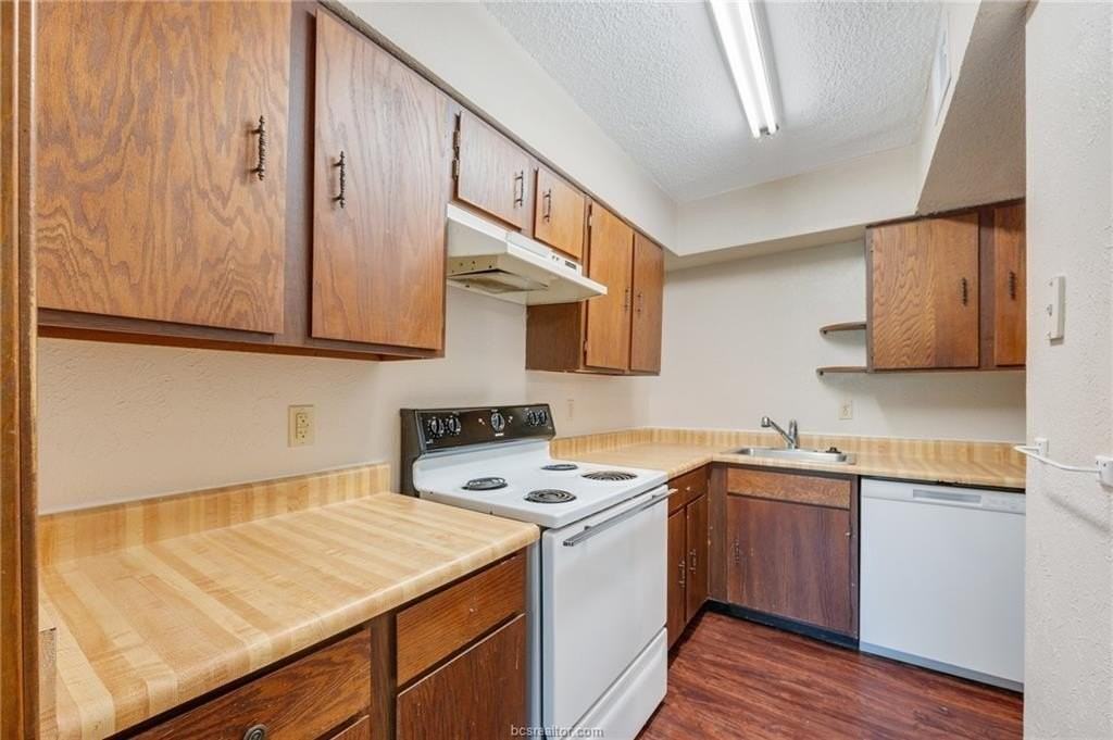 1212 Holik Dr #D - Photo 3 of 12