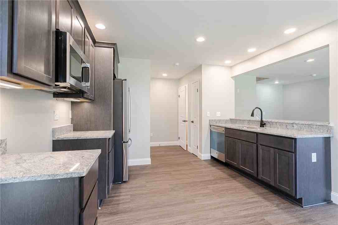 16 Cottage St - Photo 5 of 20