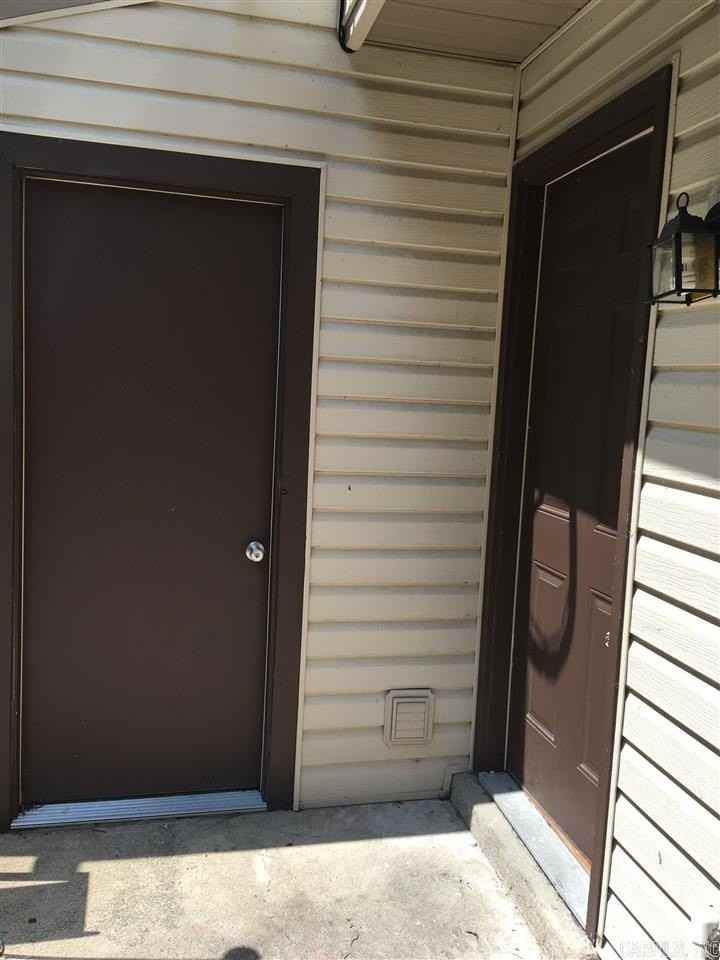 6111 Queensboro Dr - Photo 3 of 8
