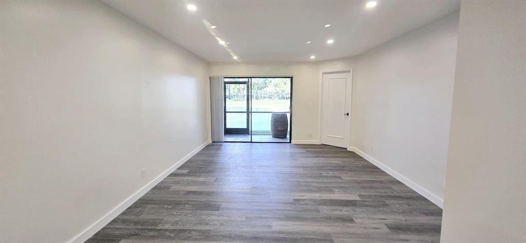 5539 Courtyard Dr - Photo 6 of 24