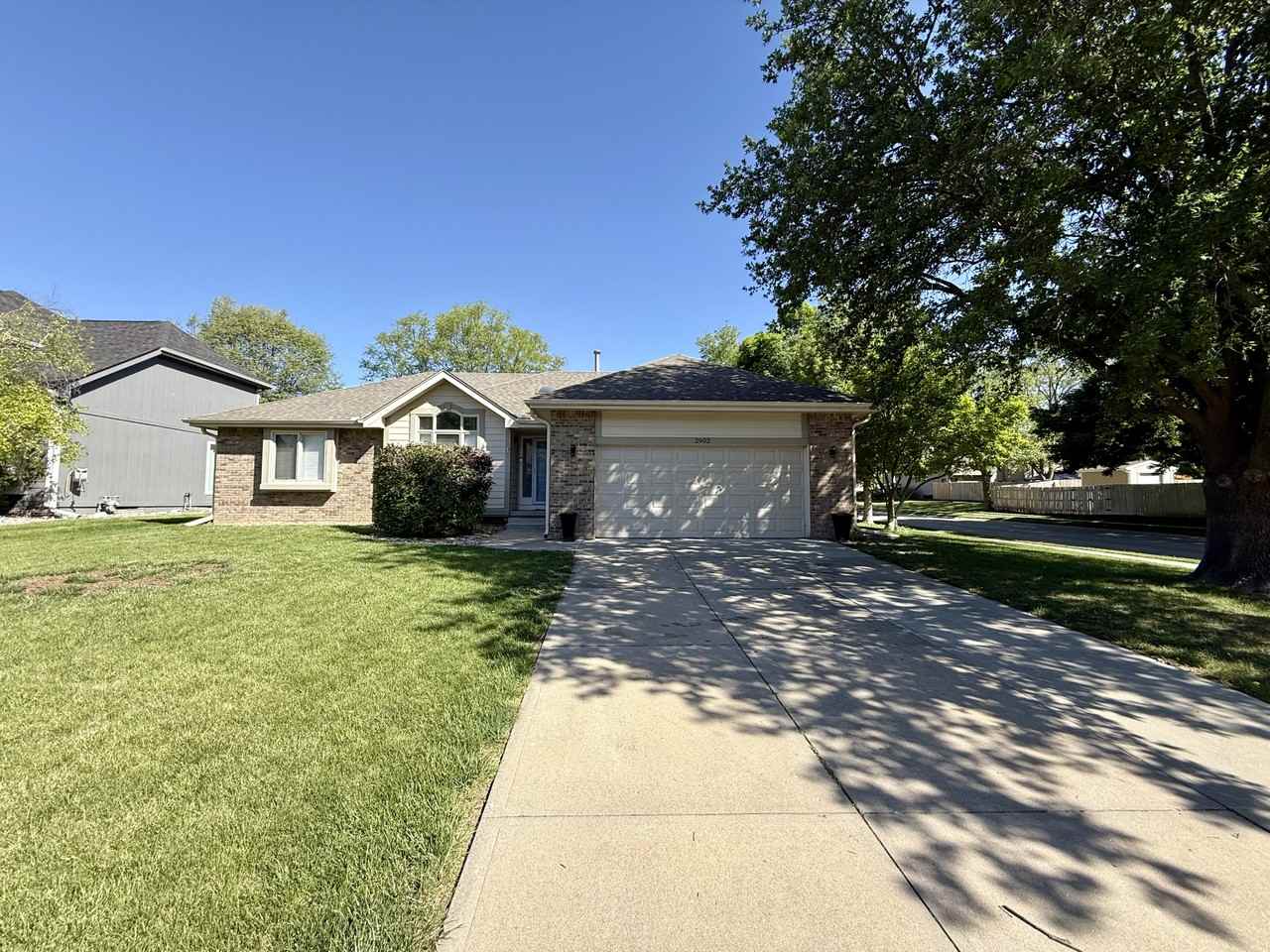 2902 Blackhawk Dr - Photo 3 of 26