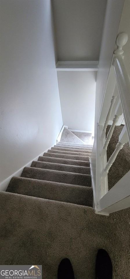 2085 Lenoa Ln - Photo 3 of 15