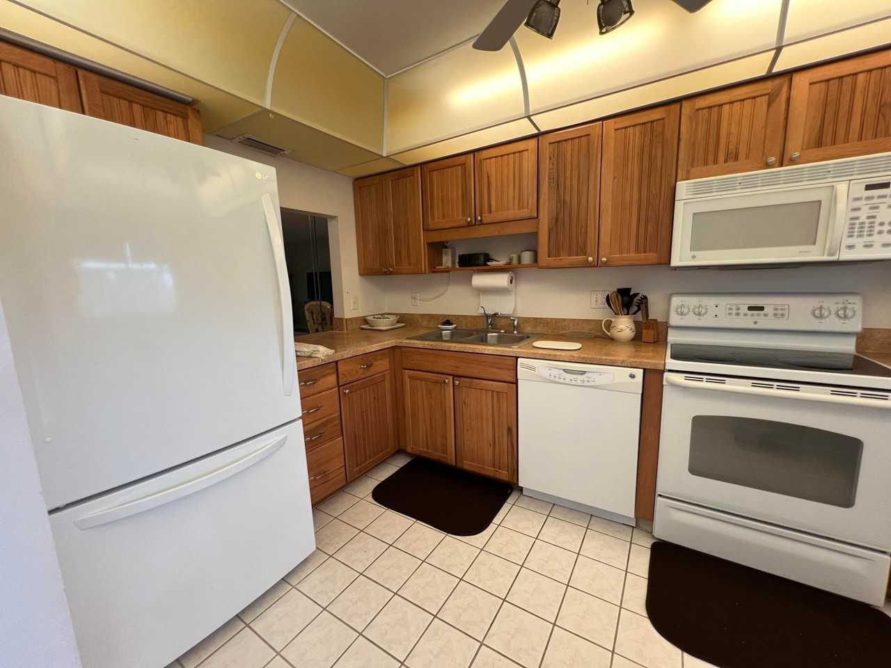 1172 Commodore Ct ##203 - Photo 5 of 23