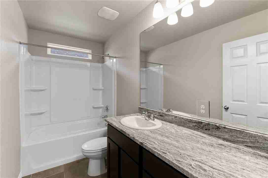 1269 Thames Chase Dr - Photo 4 of 18