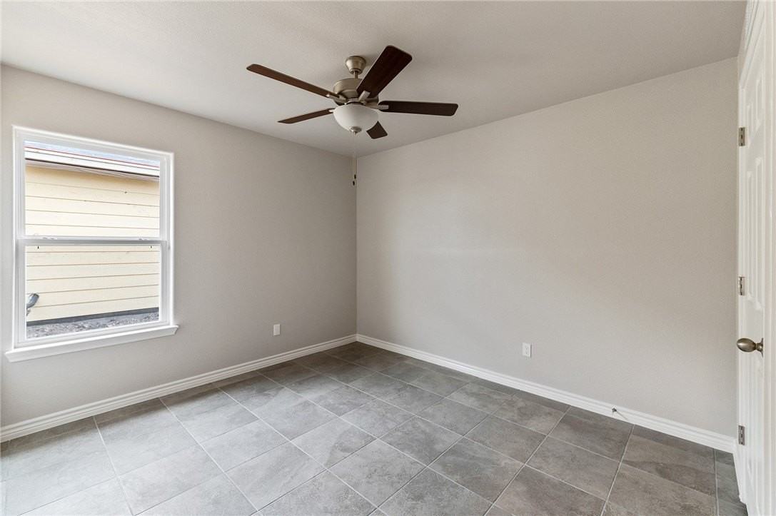 1269 Thames Chase Dr - Photo 5 of 18