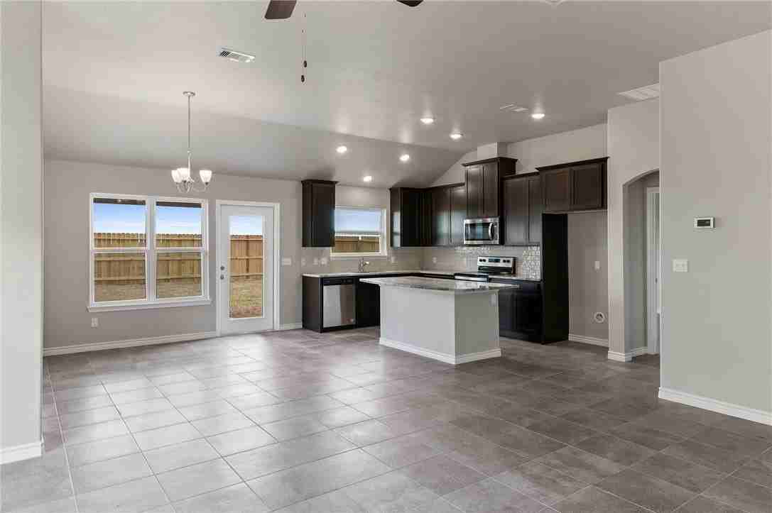 1269 Thames Chase Dr - Photo 7 of 18