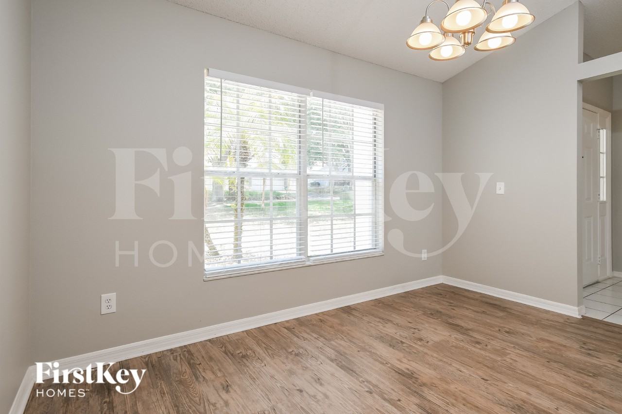 1254 Kenworth Dr - Photo 5 of 16