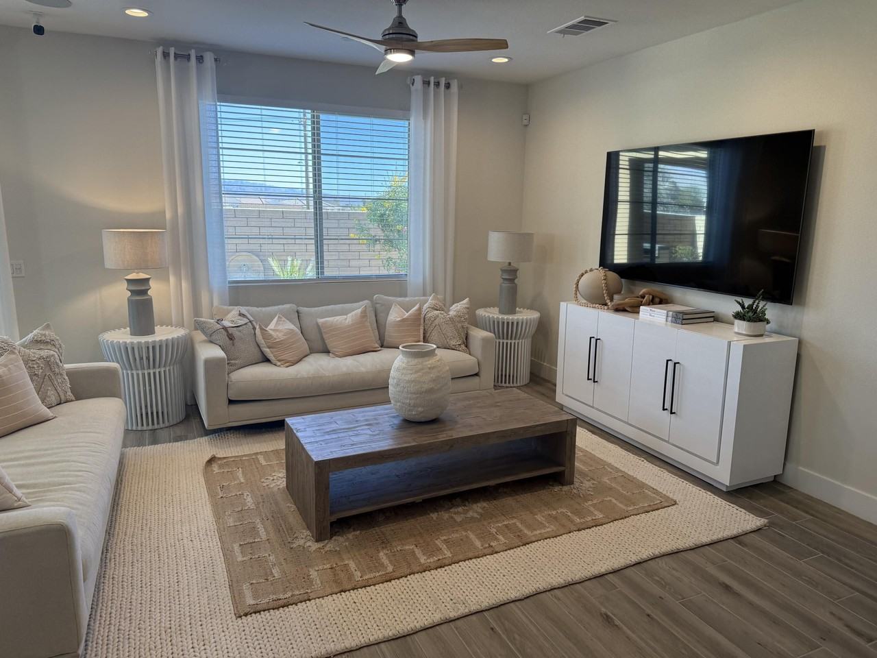 39912 Felicita Pkwy - Photo 2 of 32