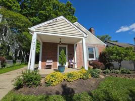 featured image of 4408 Grove Ave