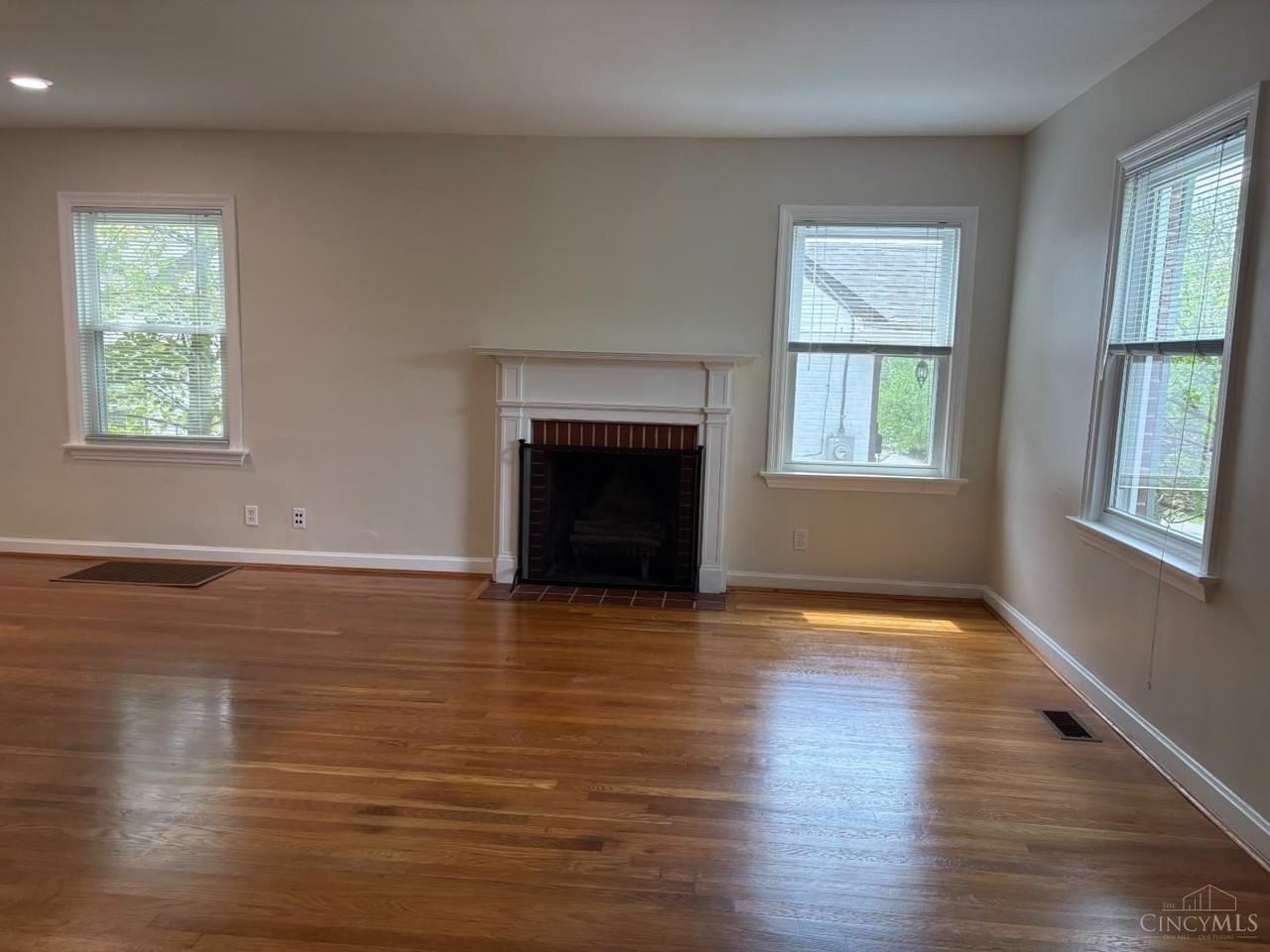 4408 Grove Ave - Photo 4 of 13
