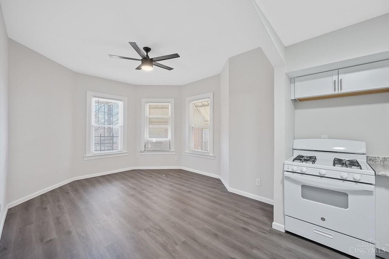 2222 Lawn Ave #3 - Photo 5 of 10
