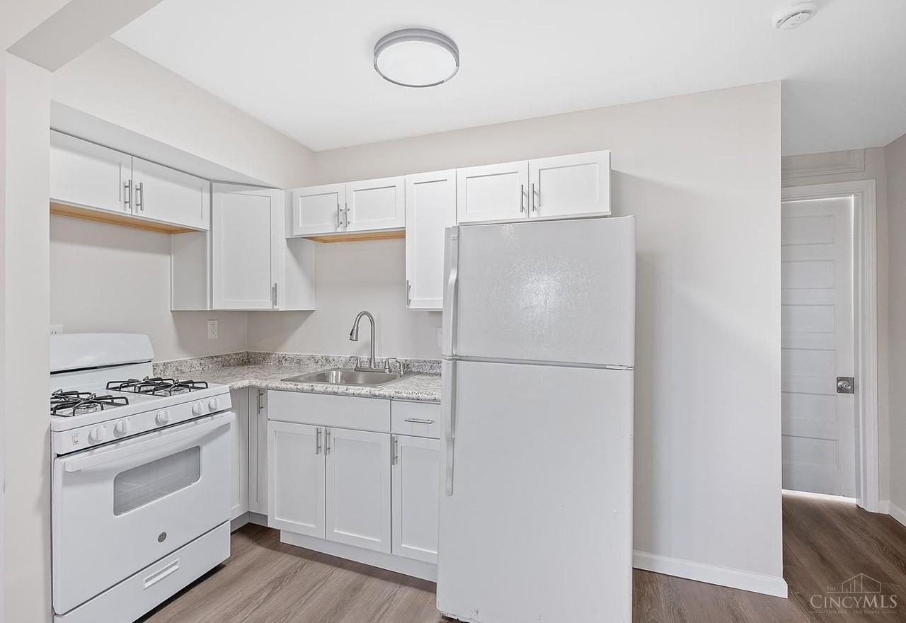 2222 Lawn Ave #3 - Photo 6 of 10