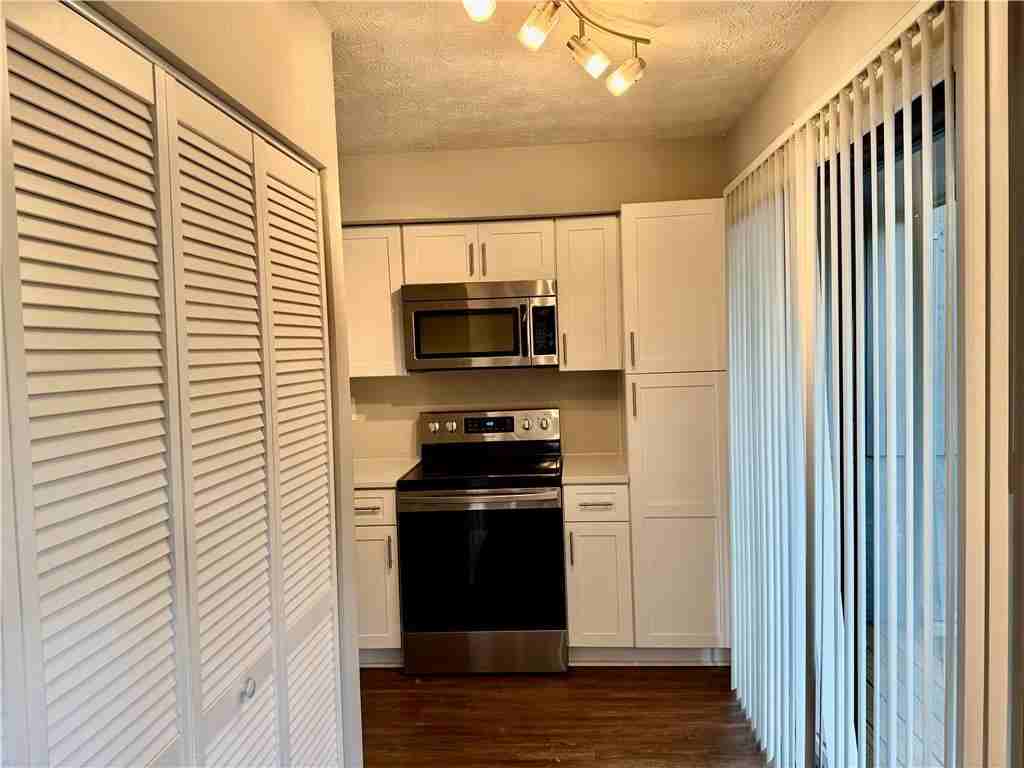 1059 Mariners Dr - Photo 5 of 25