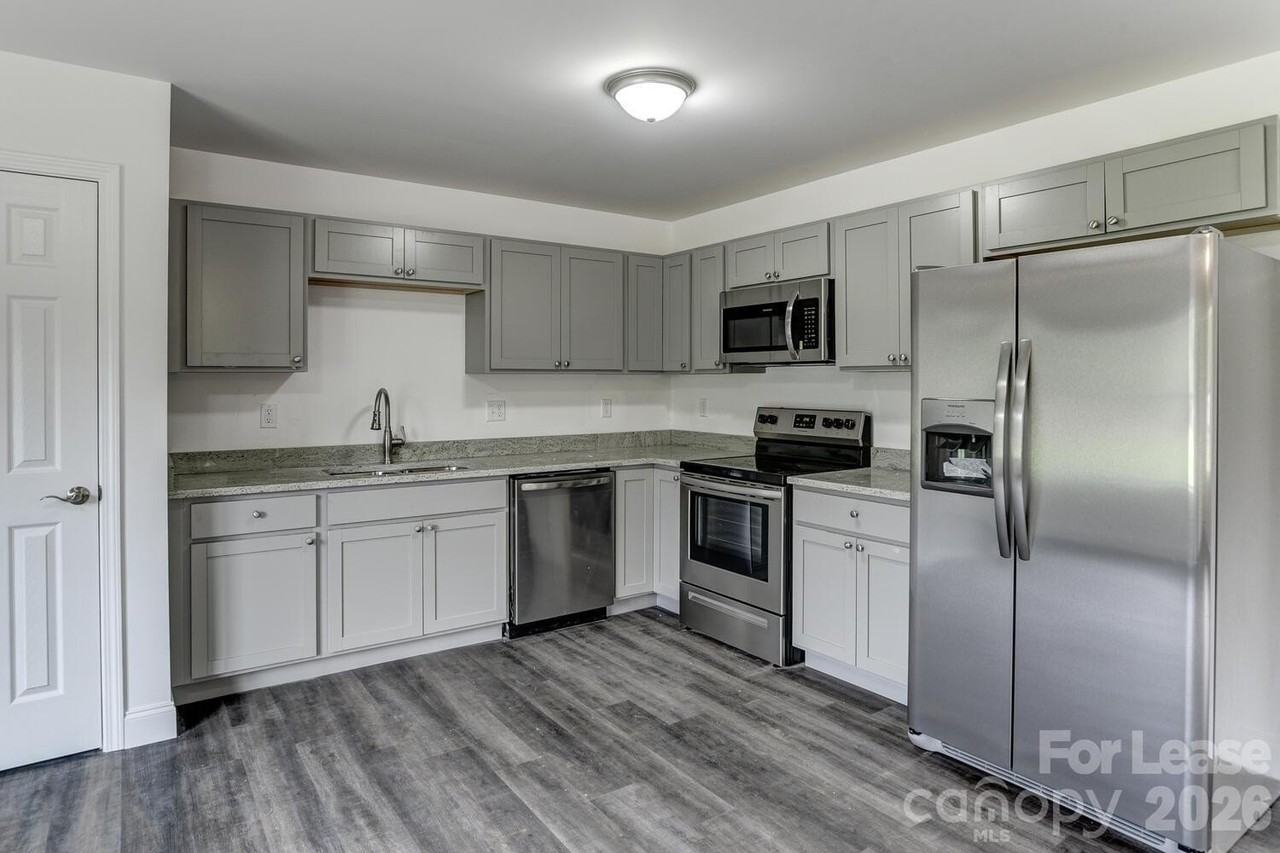 167 Quinn Hill Ln - Photo 4 of 8