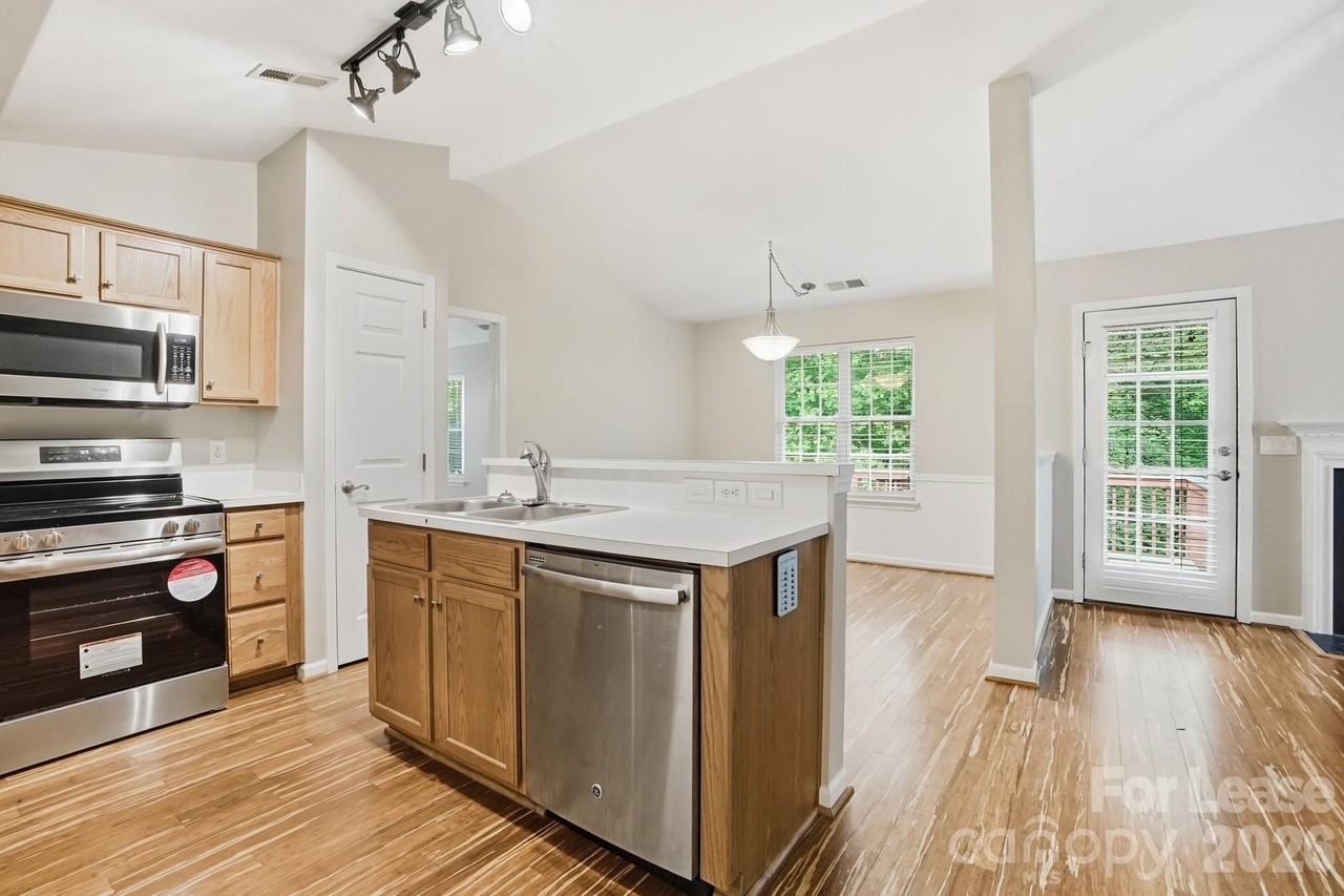 2830 Black Walnut Ln - Photo 2 of 22