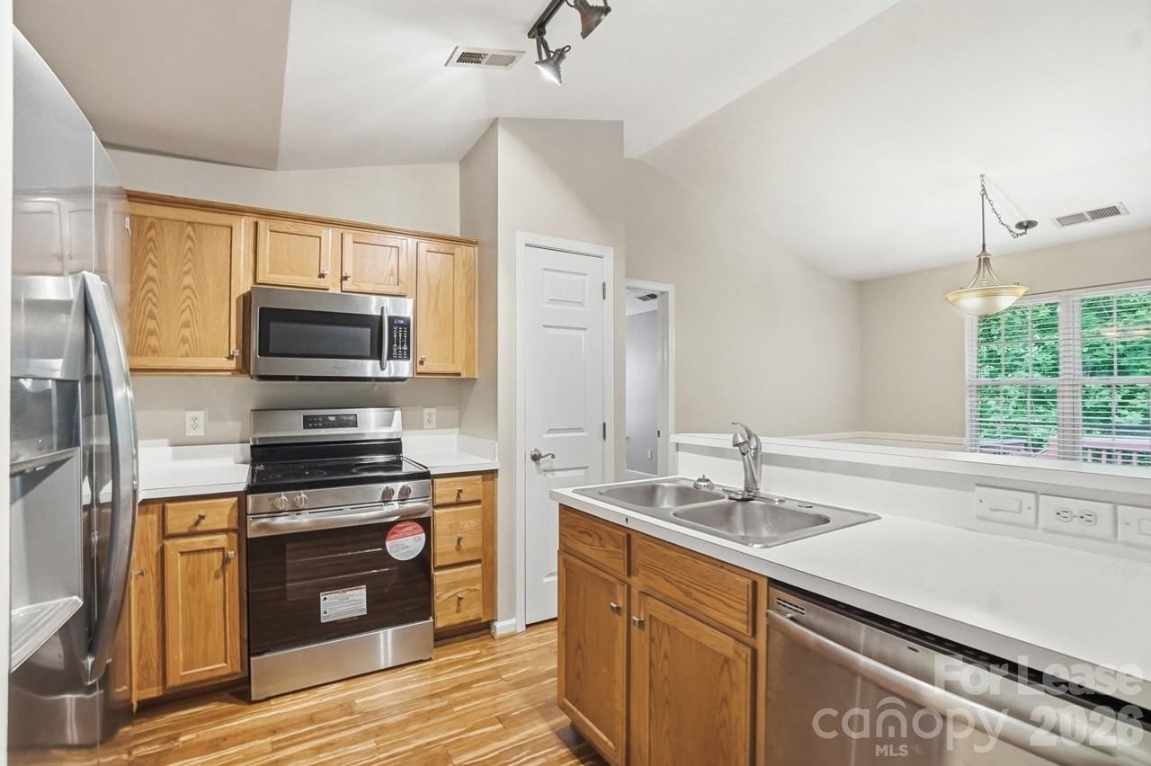 2830 Black Walnut Ln - Photo 4 of 22