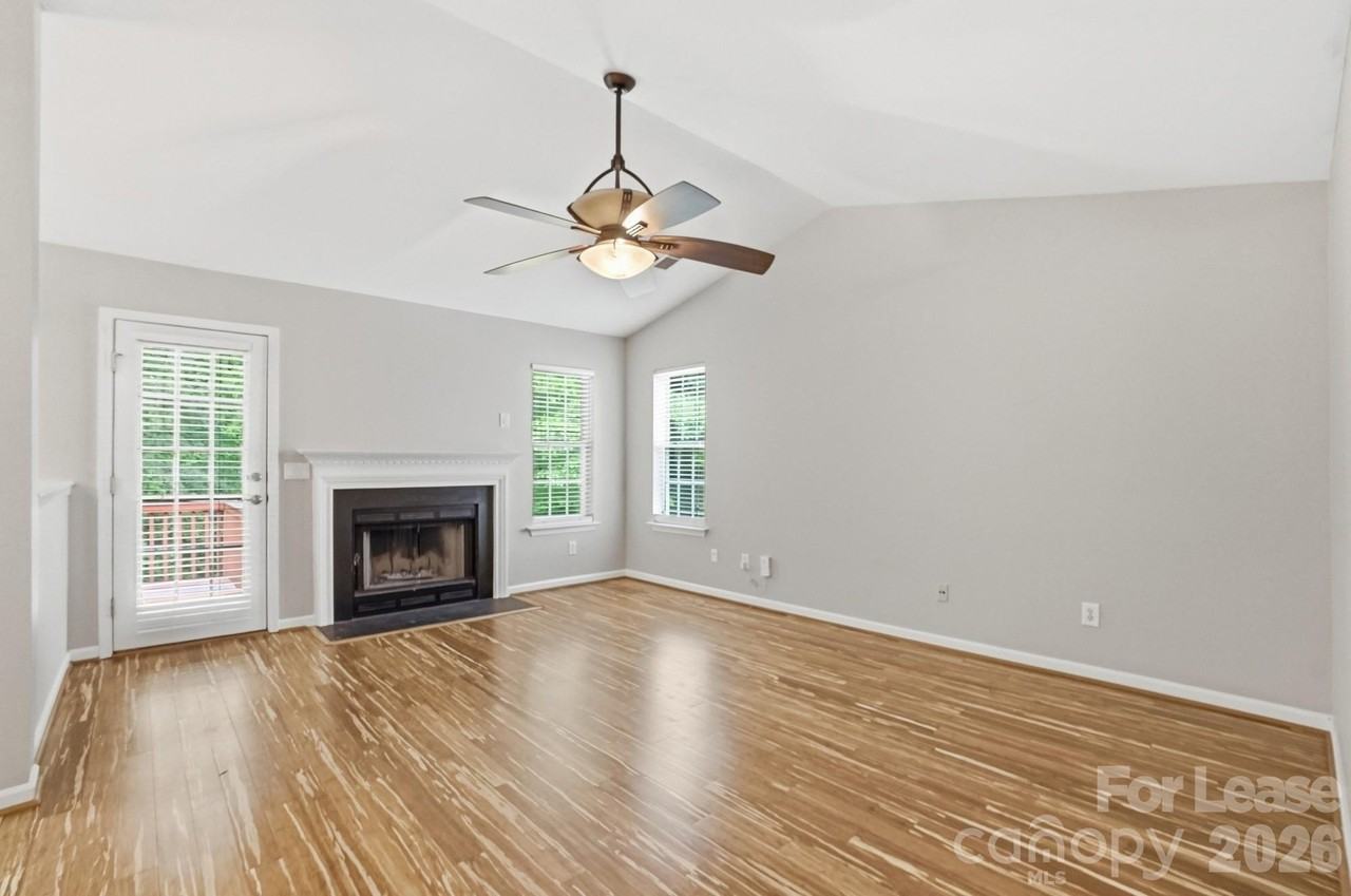 2830 Black Walnut Ln - Photo 5 of 22