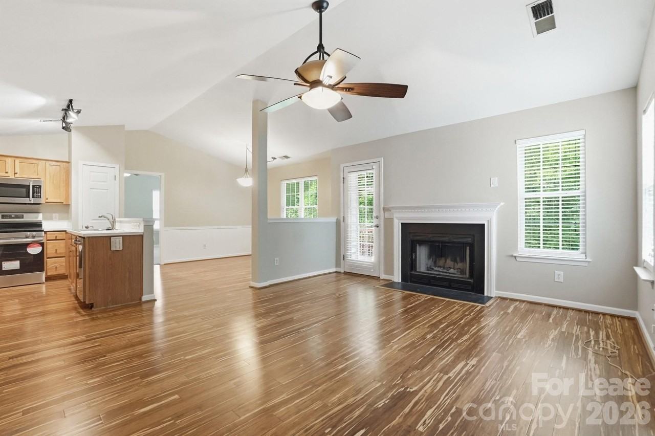 2830 Black Walnut Ln - Photo 6 of 22