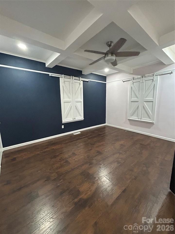 324 Belmont Cir - Photo 7 of 9