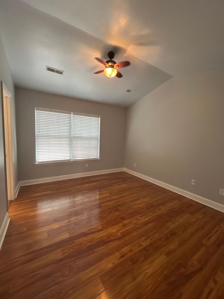 124 Taylor Cir - Photo 7 of 10