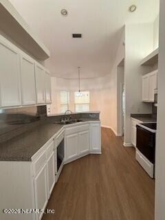 483 Charles Pinckney St - Photo 7 of 16