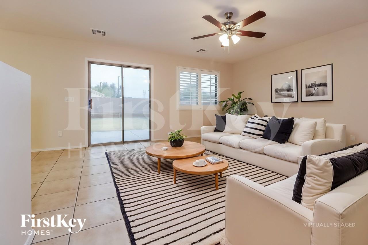 23768 W Desert Bloom St - Photo 5 of 18
