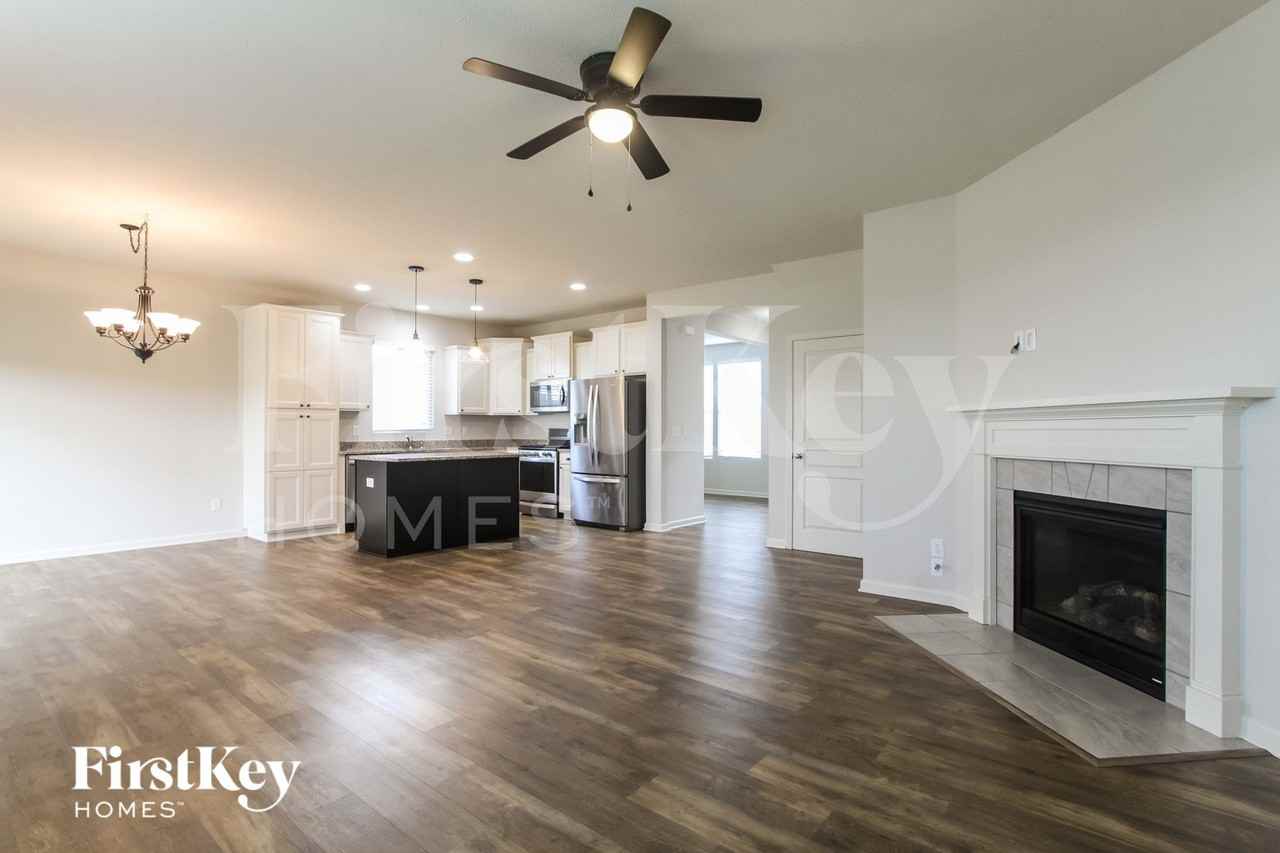 6924 Park Grove Blvd - Photo 2 of 15