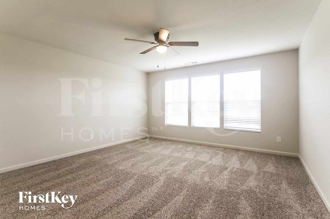 6924 Park Grove Blvd - Photo 3 of 15